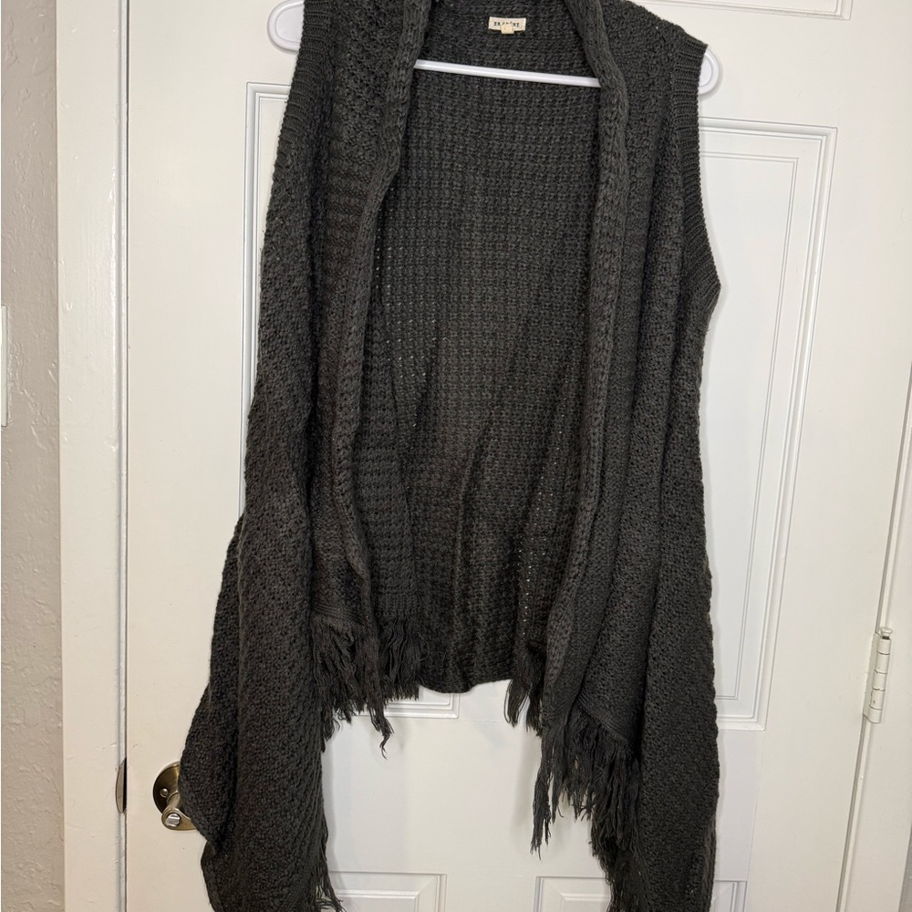 En Creme Charcoal Sweater Vest